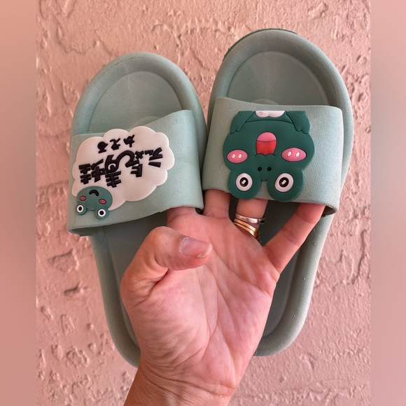 NWT frog Flip flop little Kids Size 1.5(8’inch) anti-slip confortable Beach. - Picture 9 of 17